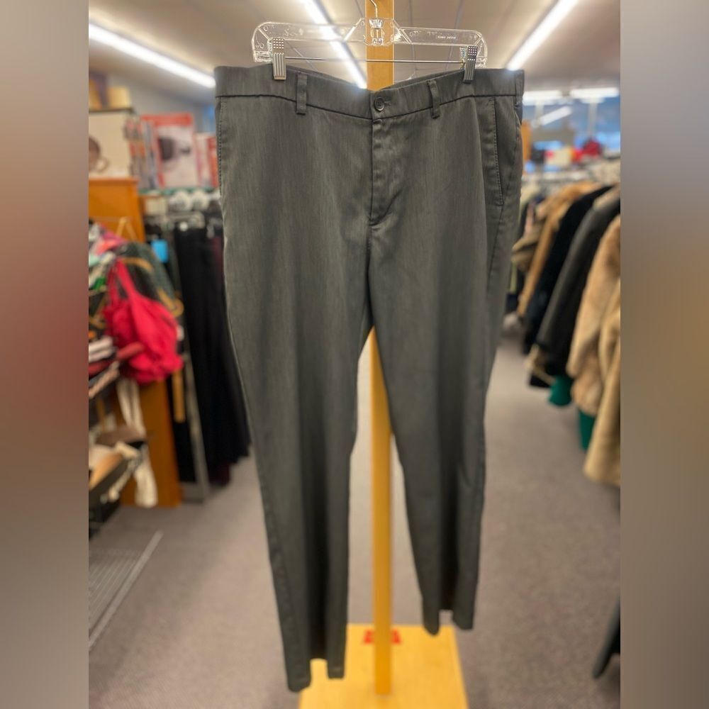 🛍️ Haggar Mens 38x30 Gray Dress Pants